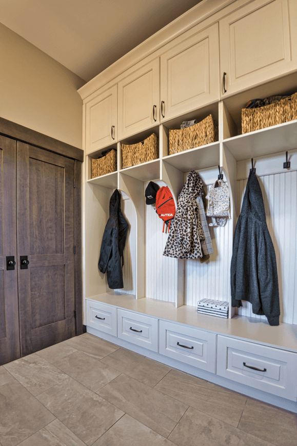 Utilizing Vertical Space with Custom Closets and Cabinets from ChooseMOD